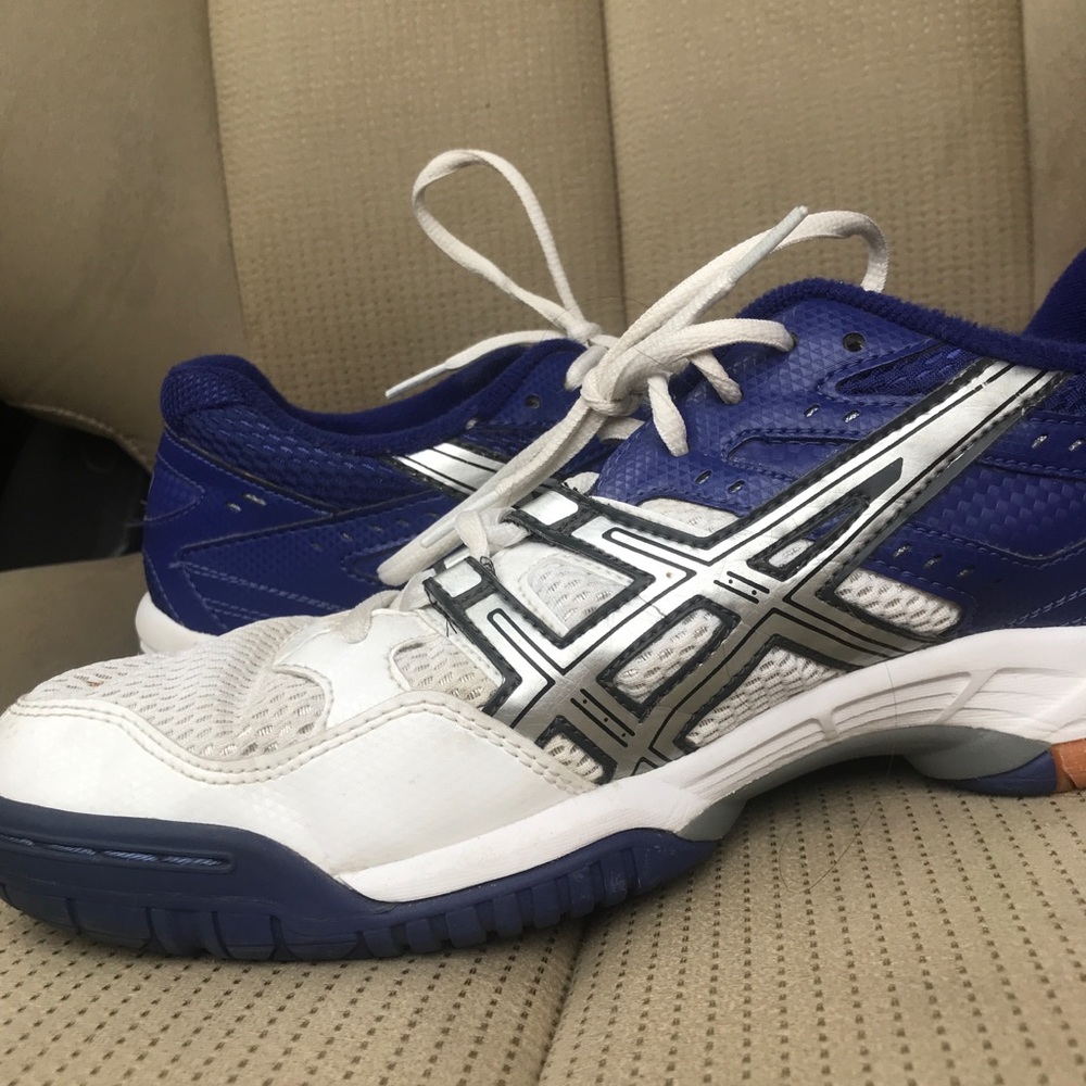 Women’s size 11 ASICS volleyball shoes
